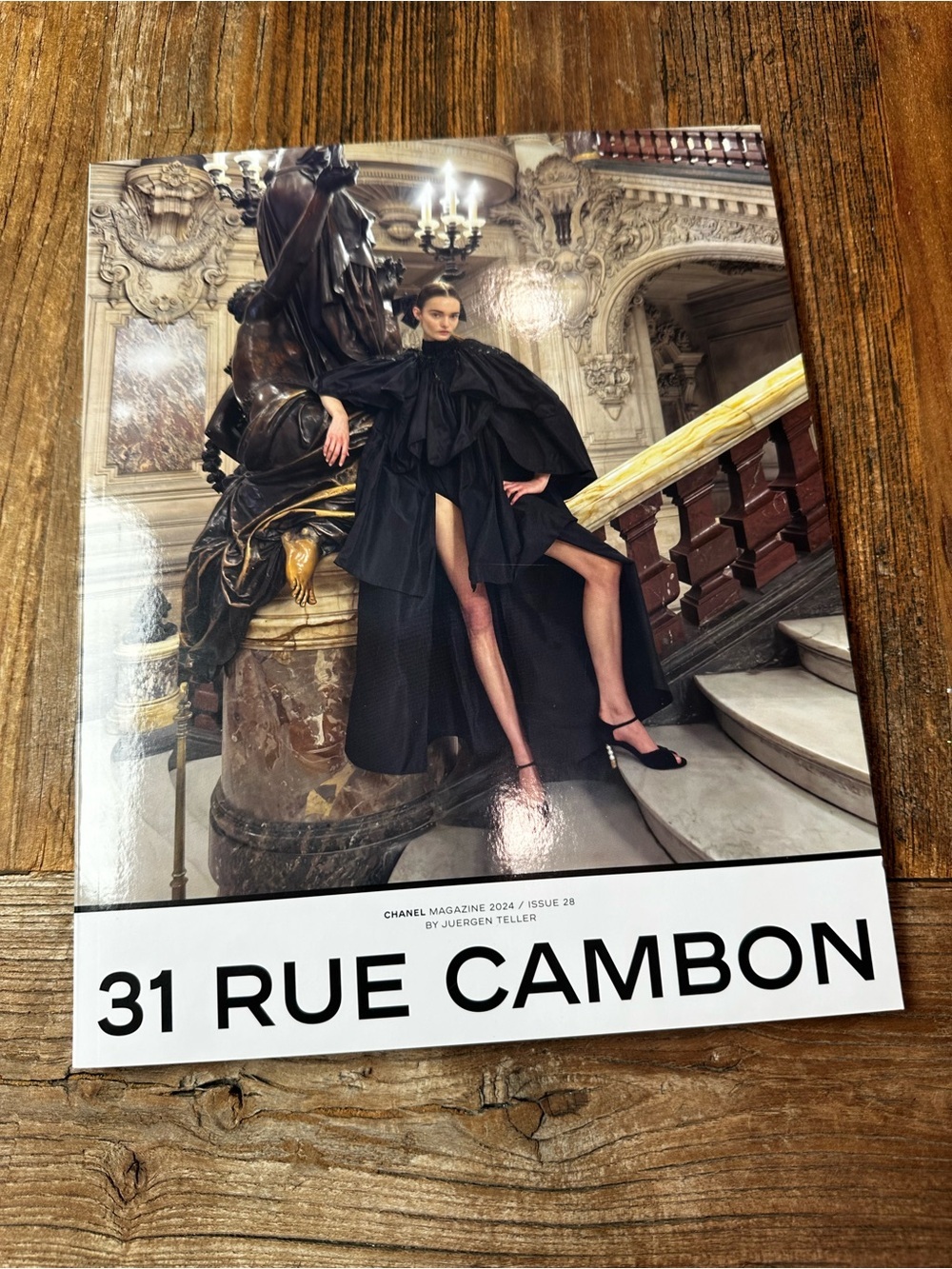 CHANEL Black Fashion Editorial magazine - Picture 4 of 10